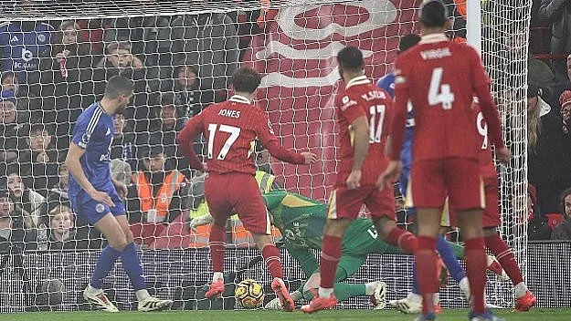 Шеметен обрат на "Анфийлд"! Ливърпул лети към титлата