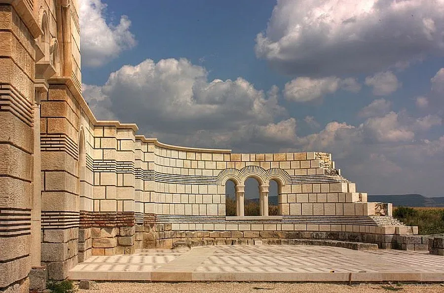 Строят копие на Плиска край Одеса