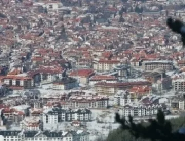 Столичани купуват жилища в Банско, дават ги под наем на чужденци