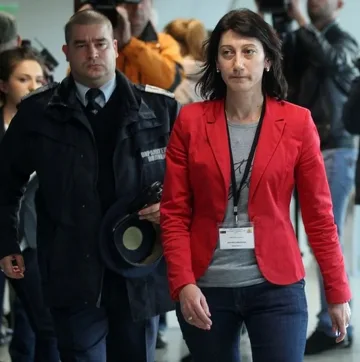 Първа оставка след ужаса в "Арена Армеец" (ОБЗОР)