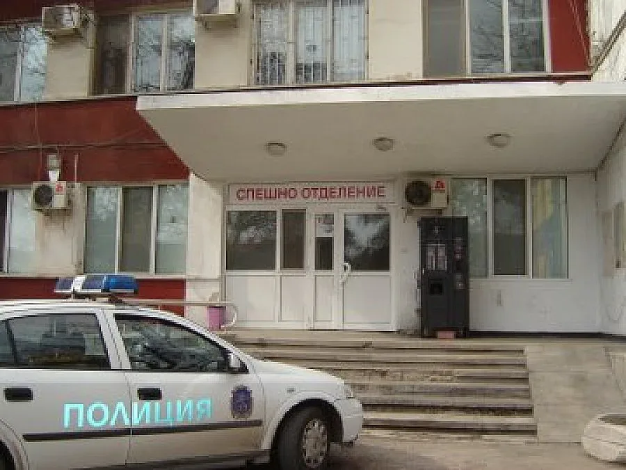 Бързо производство за 17-годишен от Хасково, нападнал лекар в Спешното