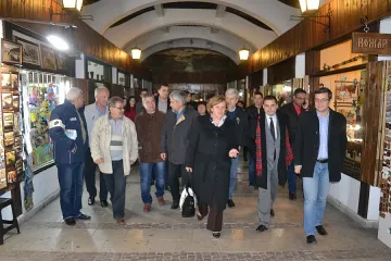 Политически сили и граждани публично подкрепиха Корнелия Маринова 