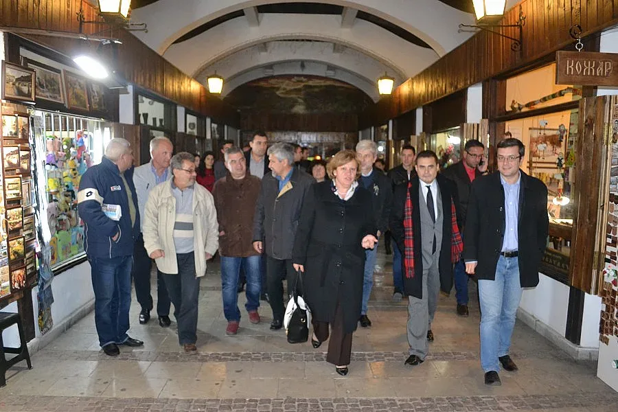 Политически сили и граждани публично подкрепиха Корнелия Маринова