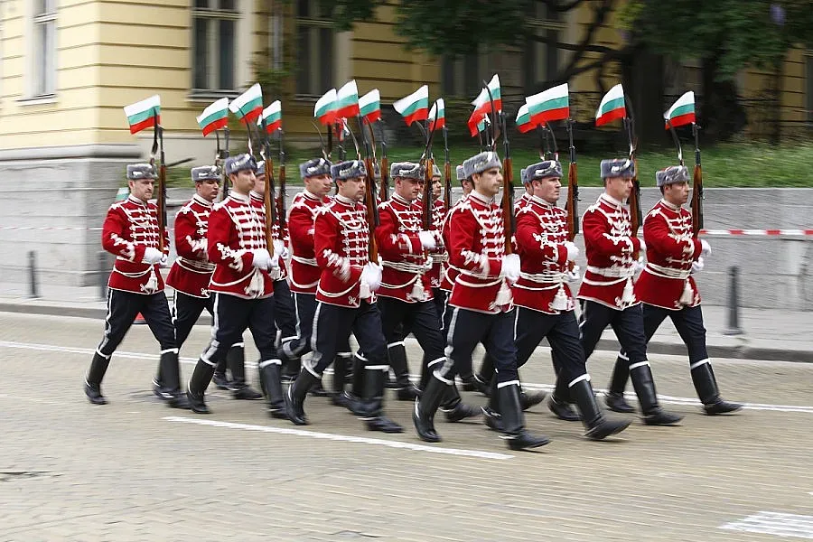 Търсят се спешно 25 гвардейци