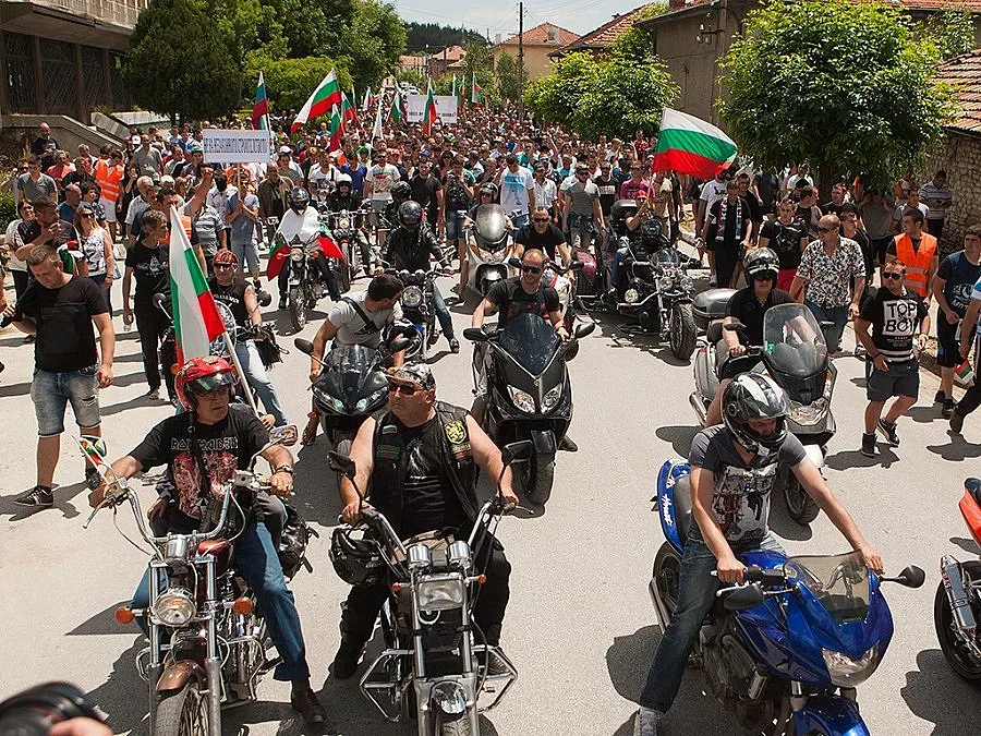 Нови протести срещу ромите в Гърмен след балотажа