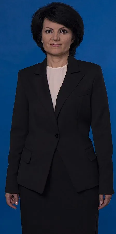 Емине Якубова ще управлява открито