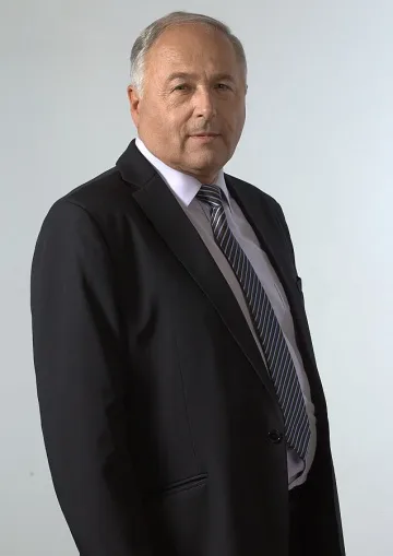 Кольо Милев подхваща велоалеи и детски площадки