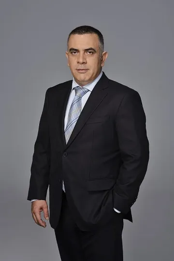 Стефан Радев започва с ремонт на училищата