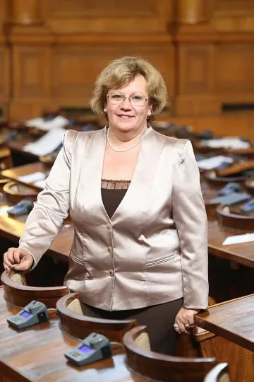 Корнелия Маринова залага на прозрачното управление