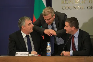 Бизнес и синдикати: Повече пари за образование, не за отбрана (ОБЗОР)