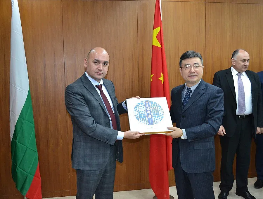 Изнасяме плодове и зеленчуци за Китай