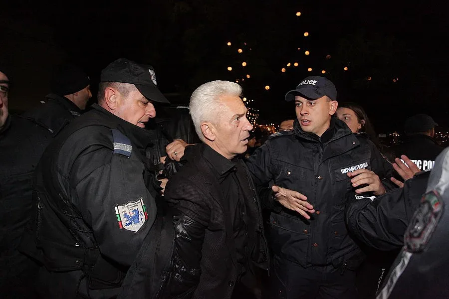 Волен с имунитет още шест дни (ОБЗОР)