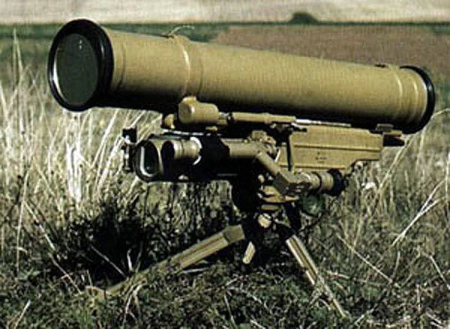 Стреляли с два гранатомета, уцелили барака