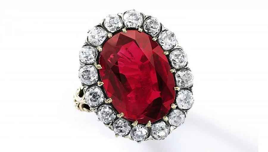 $6 млн. за пръстен на кралицата на Италия