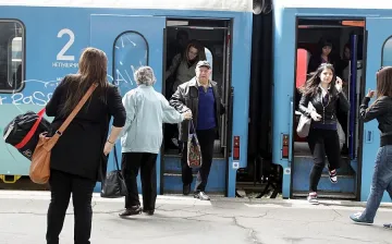 Купуват влакове с пари от Летище София