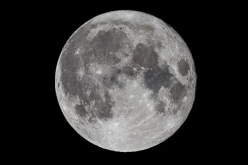 Рускини симулират полет до Луната