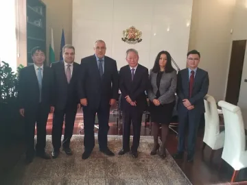 Най-голямата частна китайска компания прави център за иновации у нас