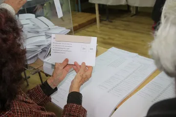 Междинни данни: 72.57% от избирателите искат електронно гласуване