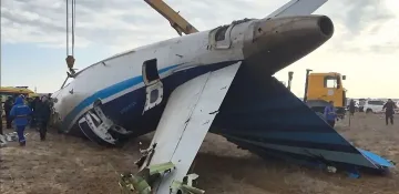Пътнически самолет напът за Русия се разби в Казахстан