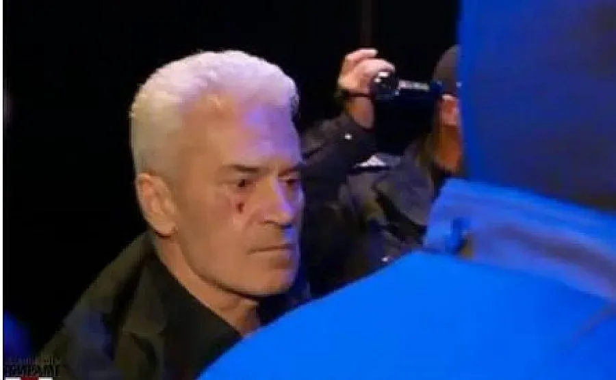 Бой, Волен ранен, студенти пищят