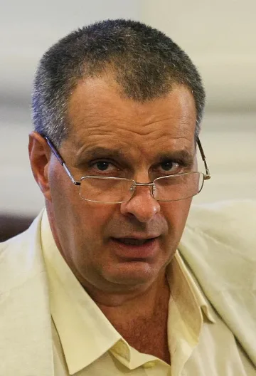 Мирчев: Провеждаме абсурдни избори