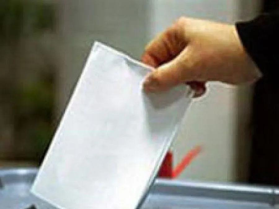 Снимка на бюлетина вкара ром в полицията