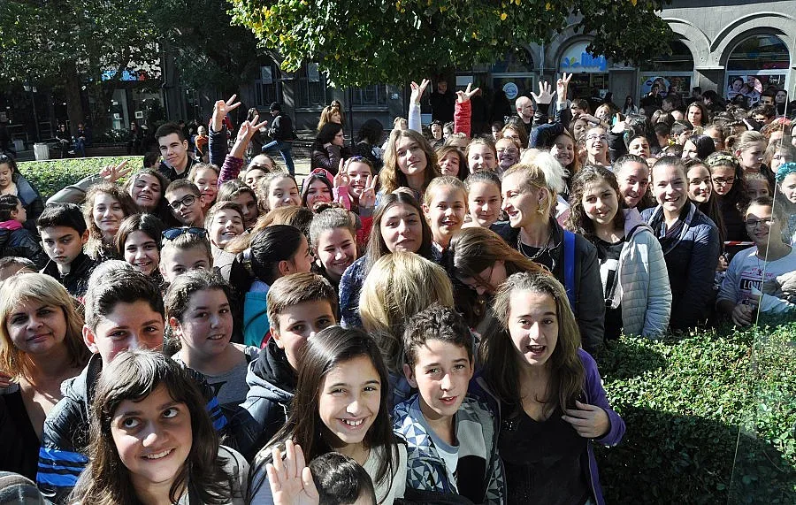 Километрична опашка за среща с Конрад в Хасково