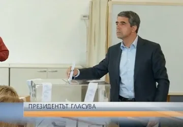 Президентът настоя за масов вот на изборите и референдума