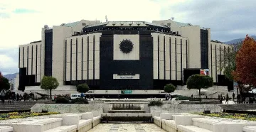 Забраняват паркирането до НДК заради вота
