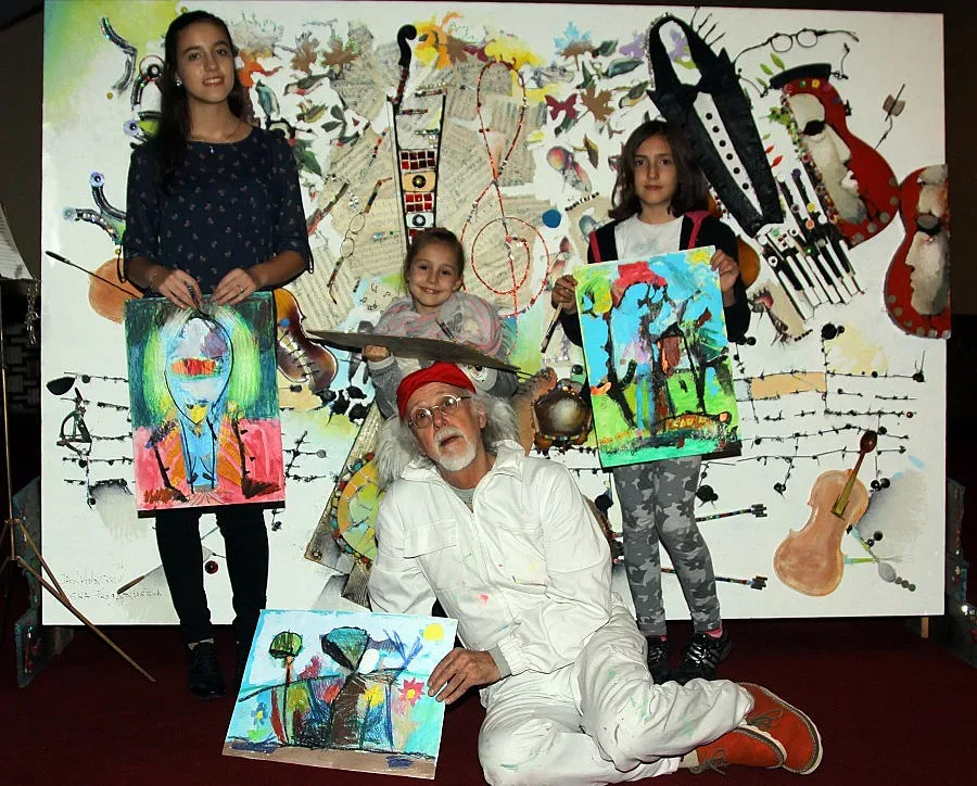 Беа Халваджиян откри изложба в зала "България"