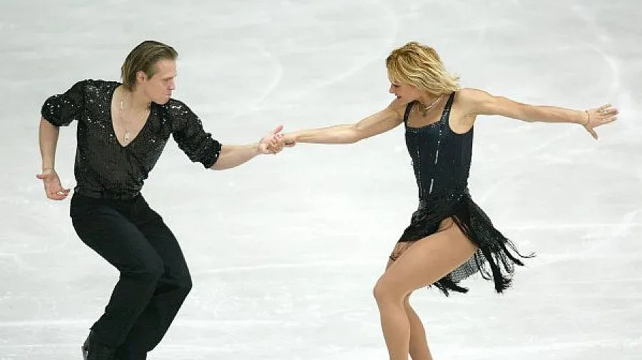 Денкова и Стависки водят звезди на леда в София