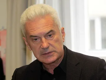 Волен Сидеров нахлу в НАТФИЗ (ВИДЕО)