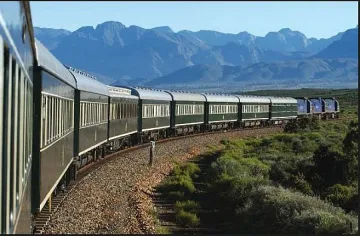 Пътници скачат в движение от влак в ЮАР