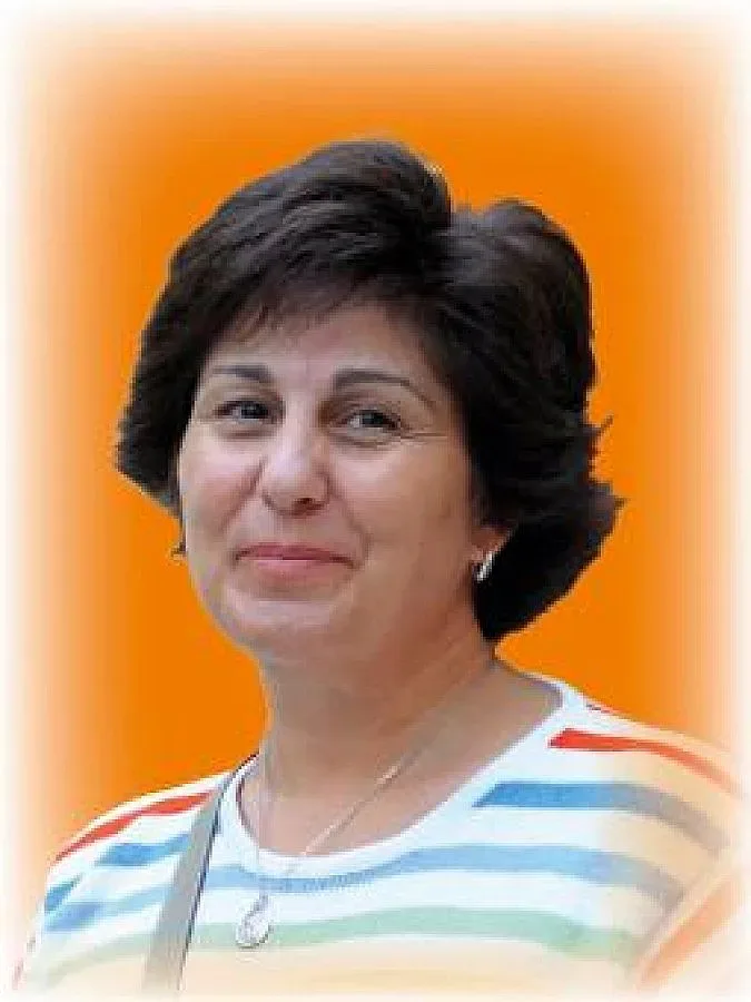 Ученици събират средства за своя учителка с тежка болест