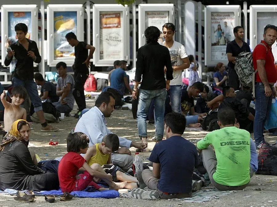 Около 48 000 имигранти от началото на седмицата в Гърция