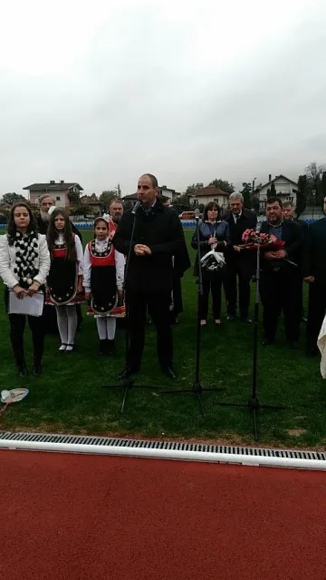  Цветанов присъства на откриването на спортен комплекс в Долна баня