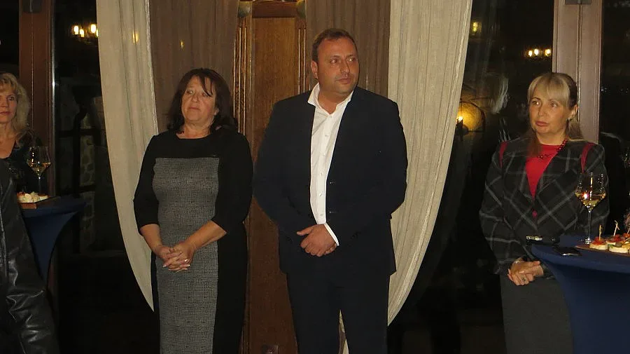 Г. Икономов се срещна с бизнес дами в Банско