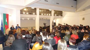 Г. Андонов към учители: Имате право на достойно възнаграждение за труда си