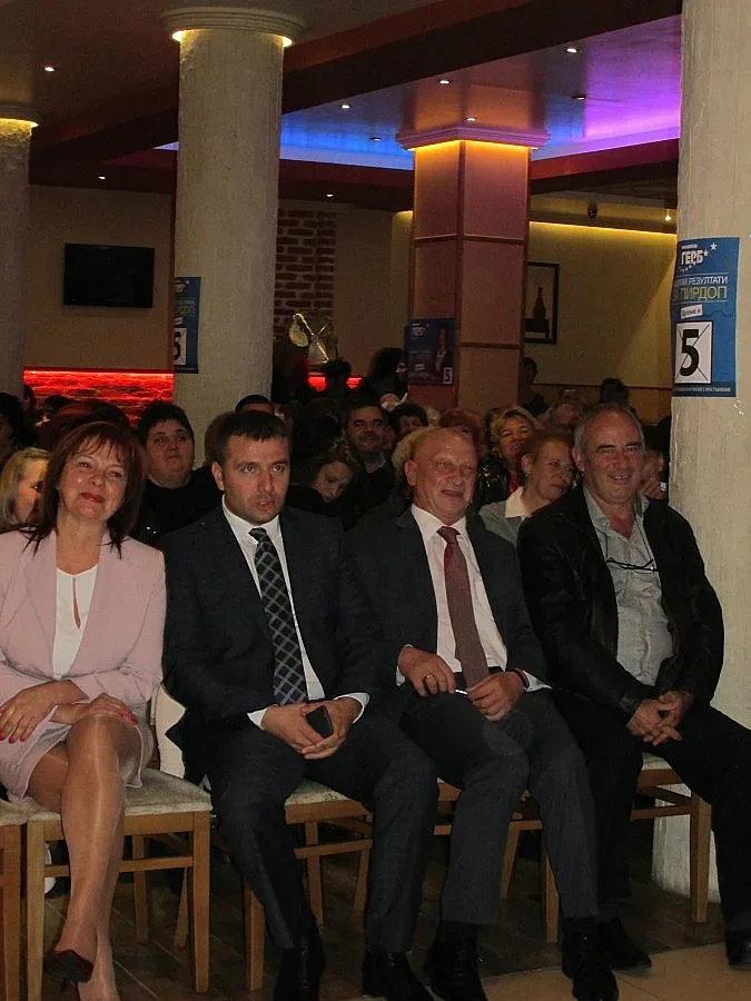  Цветанов: Най-правилния избор за община Пирдоп  е Донка Бикова