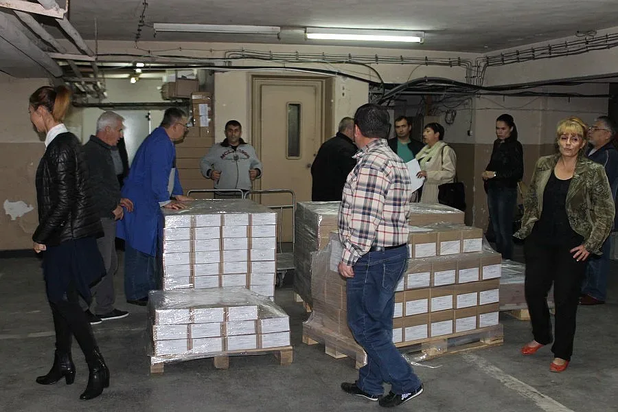 В Кърджали пристигнаха изборните книжа за местния вот