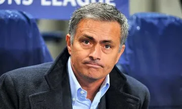 Специалния пак ругае съдията