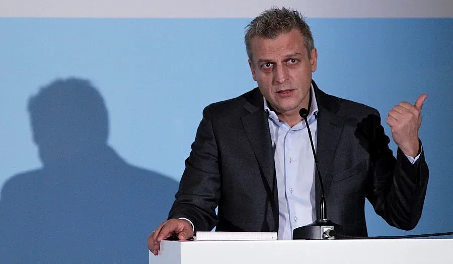 Бизнесът иска тристранка за данък "вредни храни"