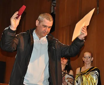 Дъщерята на бивш национал: Татко ни бие редовно