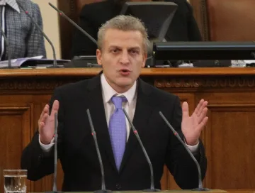 Запасяваме се с ваксина против хепатит Б заради бежанците