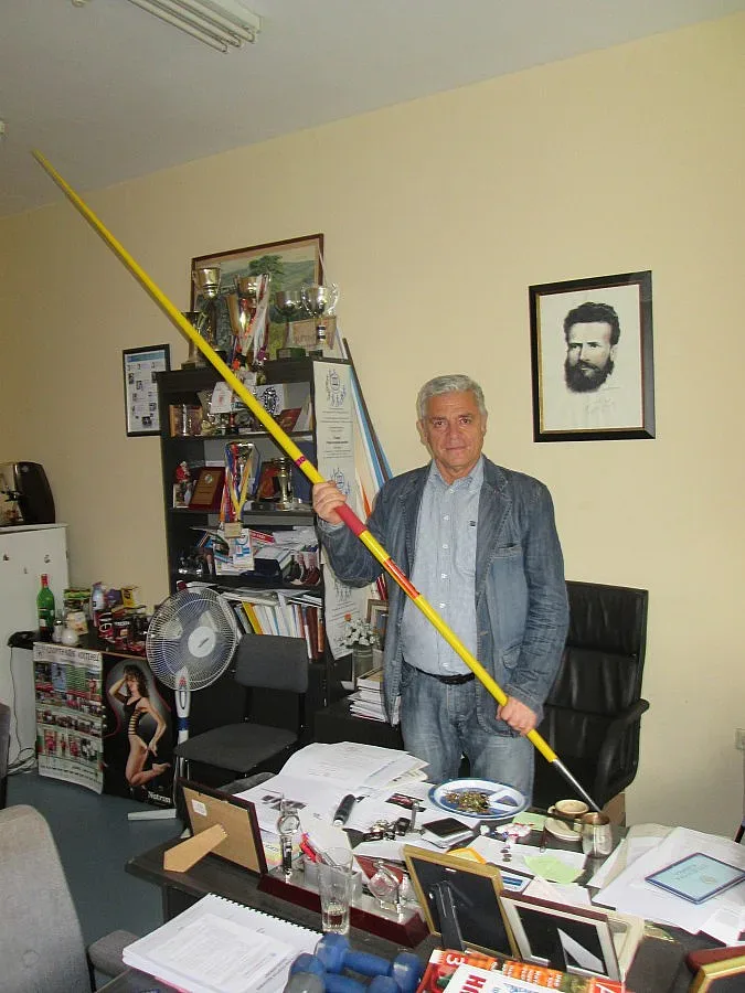 Живот на върха на копието