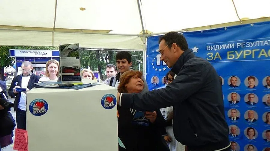 Бургазлии всеки ден с идеи за развитието на града в шатрата на ГЕРБ