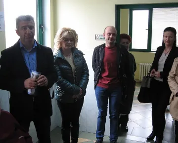 Зайчев лично поздрави лекарите в Пещера 