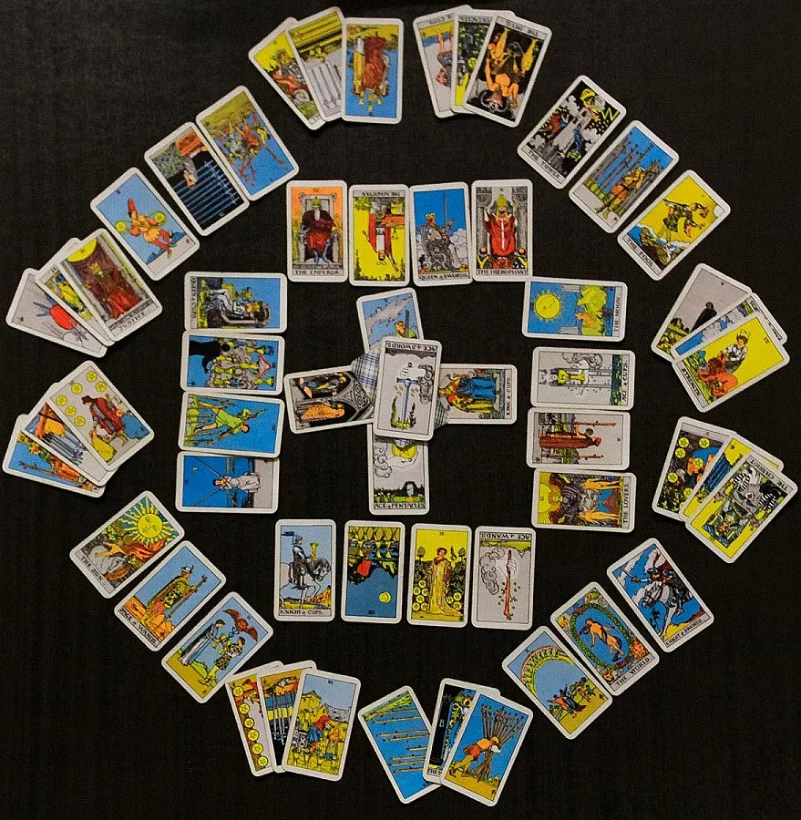 "Таро" надничат в безкрая