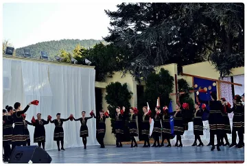 Три дни песни и танци в Сандански