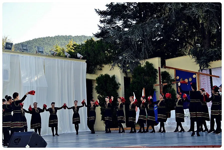 Три дни песни и танци в Сандански